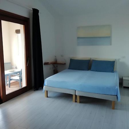 Frina Di Mari B&B San Teodoro  Exteriör bild